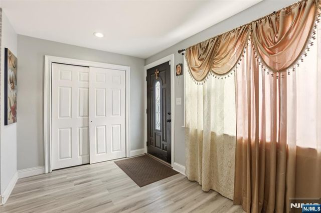 41 15th Avenue, Elmwood Park, NJ 07407