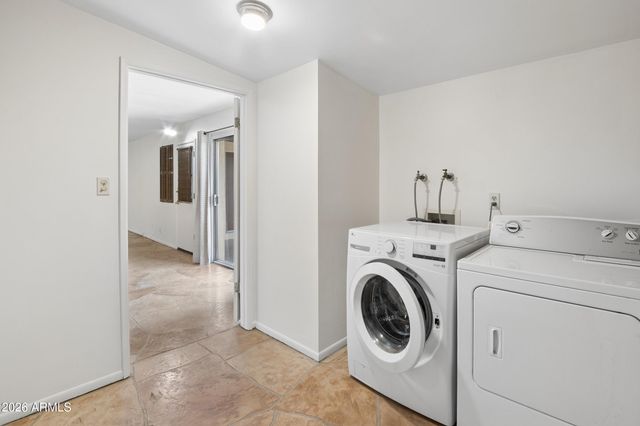 1014 E BALBOA Circle, Tempe, AZ 85282