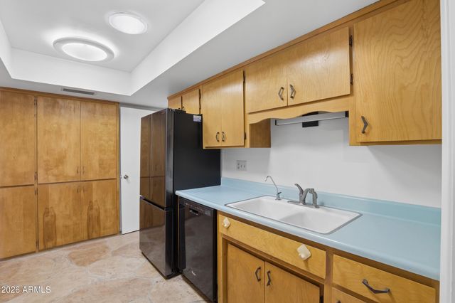 1014 E BALBOA Circle, Tempe, AZ 85282