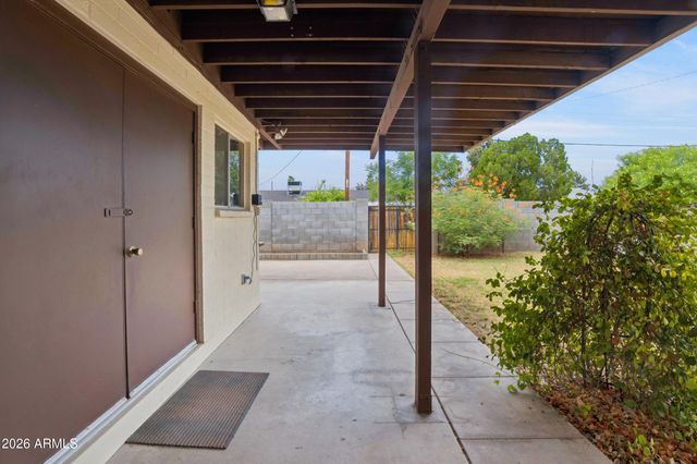 1014 E BALBOA Circle, Tempe, AZ 85282