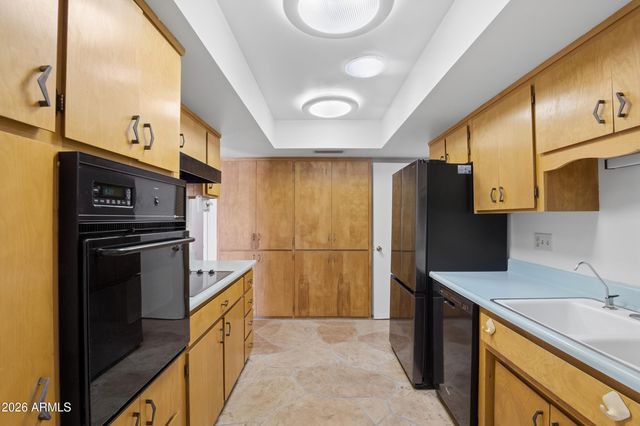 1014 E BALBOA Circle, Tempe, AZ 85282