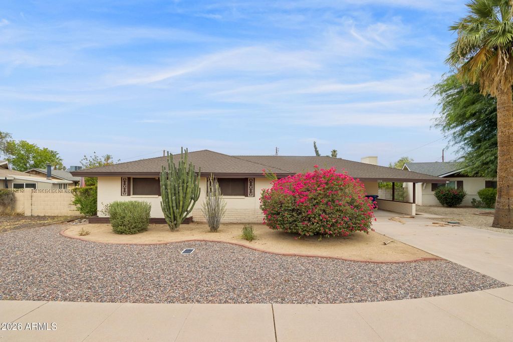 1014 E BALBOA Circle, Tempe, AZ 85282