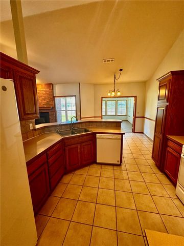 3802 SW Maple Road, Bentonville, AR 72712