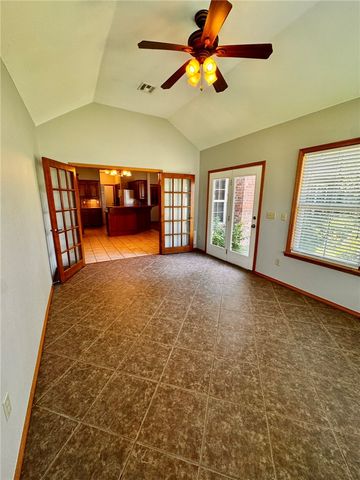 3802 SW Maple Road, Bentonville, AR 72712