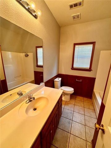 3802 SW Maple Road, Bentonville, AR 72712