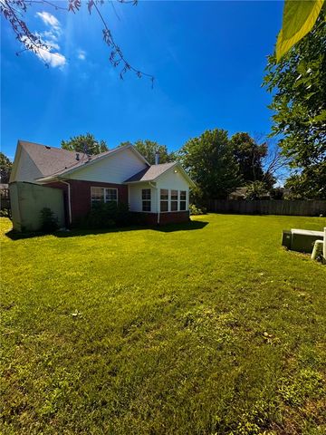 3802 SW Maple Road, Bentonville, AR 72712