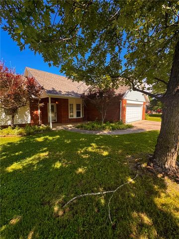 3802 SW Maple Road, Bentonville, AR 72712