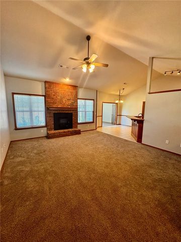 3802 SW Maple Road, Bentonville, AR 72712