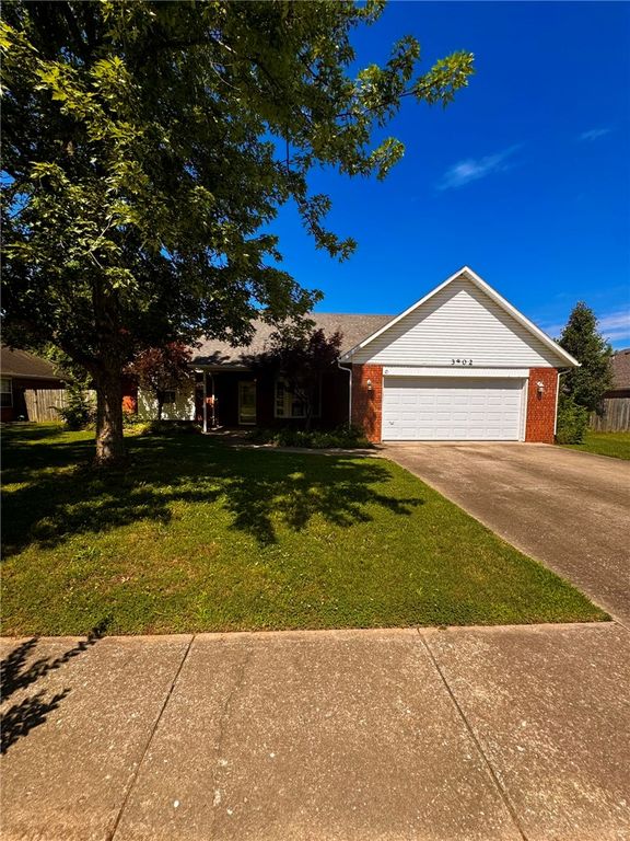 3802 SW Maple Road, Bentonville, AR 72712