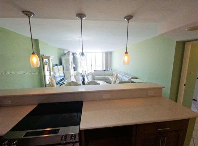 2851 NE 183rd St 905E, Aventura, FL 33160