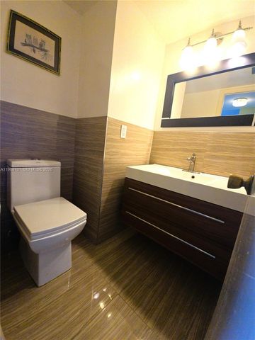 2851 NE 183rd St 905E, Aventura, FL 33160