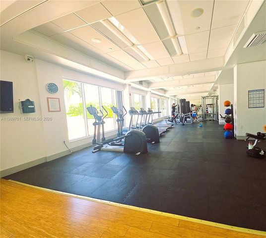 2851 NE 183rd St 905E, Aventura, FL 33160