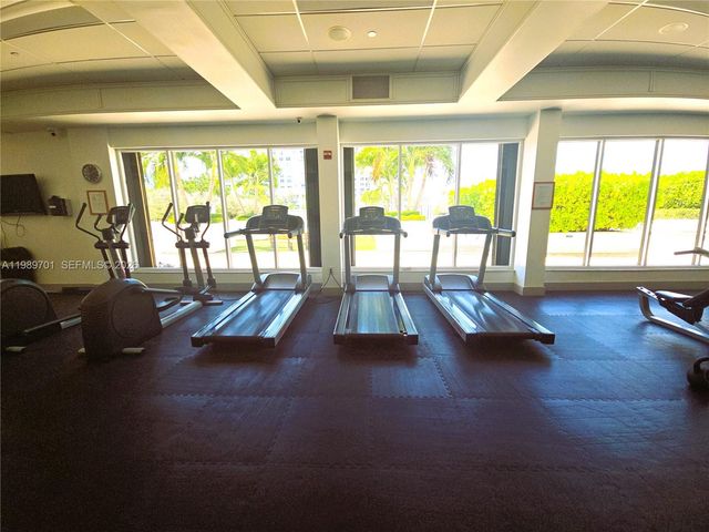 2851 NE 183rd St 905E, Aventura, FL 33160