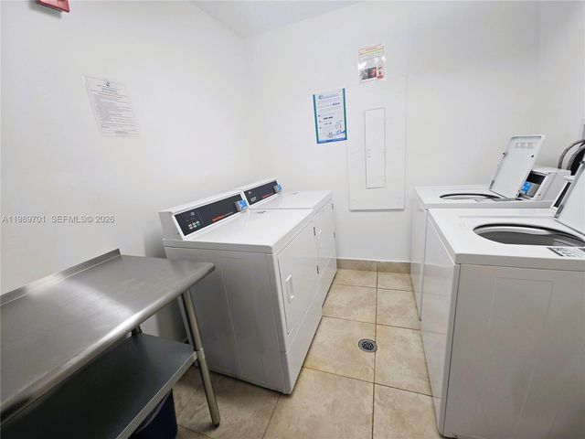 2851 NE 183rd St 905E, Aventura, FL 33160