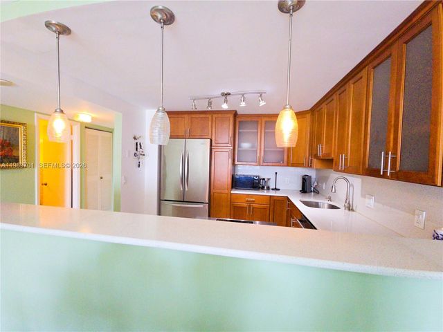 2851 NE 183rd St 905E, Aventura, FL 33160