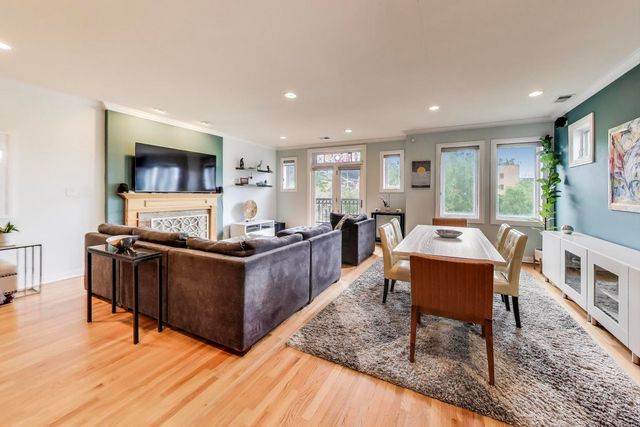 3635 N WILTON Avenue 4, Chicago, IL 60613