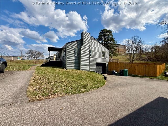 910 Cross Lanes Drive, Cross Lanes, WV 25313