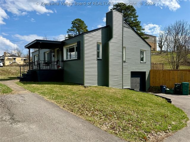 910 Cross Lanes Drive, Cross Lanes, WV 25313