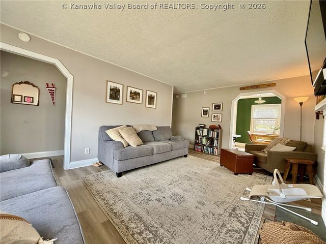 910 Cross Lanes Drive, Cross Lanes, WV 25313