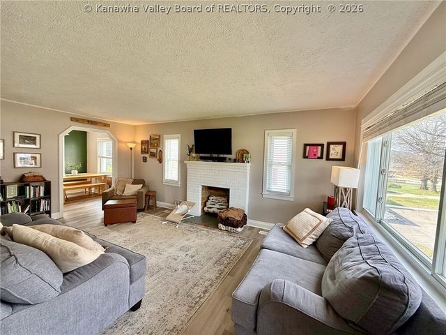 910 Cross Lanes Drive, Cross Lanes, WV 25313