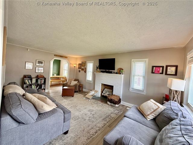 910 Cross Lanes Drive, Cross Lanes, WV 25313