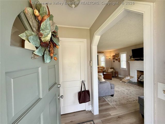 910 Cross Lanes Drive, Cross Lanes, WV 25313