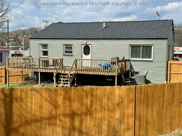 910 Cross Lanes Drive, Cross Lanes, WV 25313