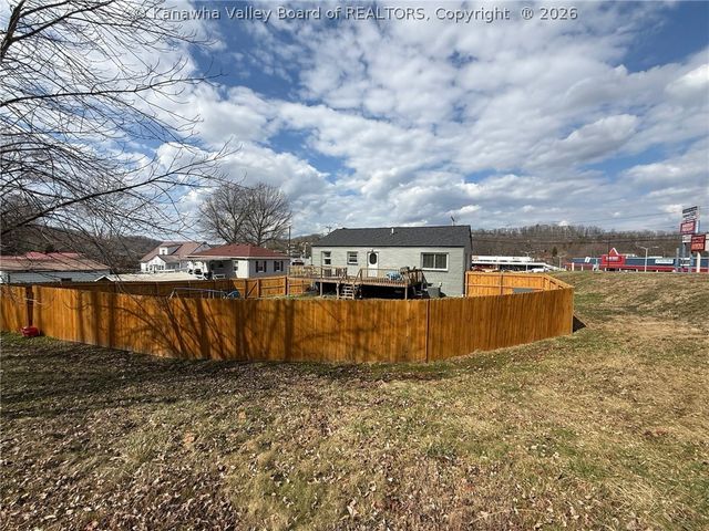 910 Cross Lanes Drive, Cross Lanes, WV 25313