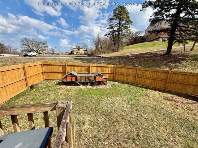 910 Cross Lanes Drive, Cross Lanes, WV 25313