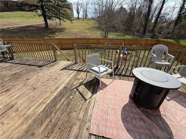 910 Cross Lanes Drive, Cross Lanes, WV 25313