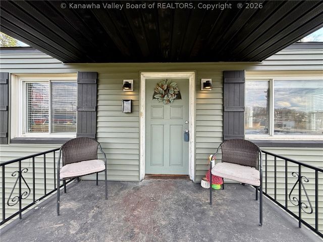 910 Cross Lanes Drive, Cross Lanes, WV 25313