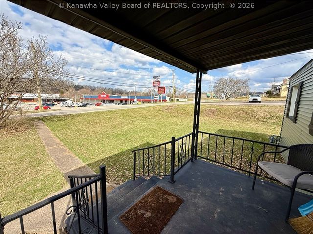 910 Cross Lanes Drive, Cross Lanes, WV 25313