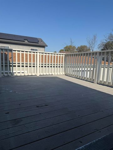 2416 Linden Street, Oakland, CA 94607