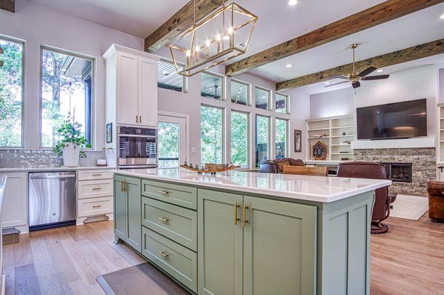 37 Elcano Drive, Hot Springs Village, AR 71909