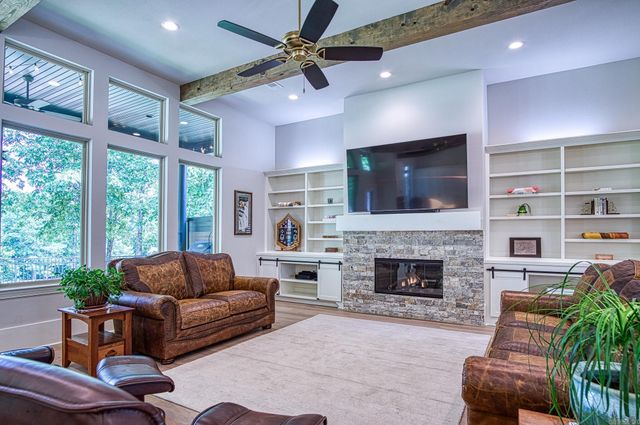 37 Elcano Drive, Hot Springs Village, AR 71909