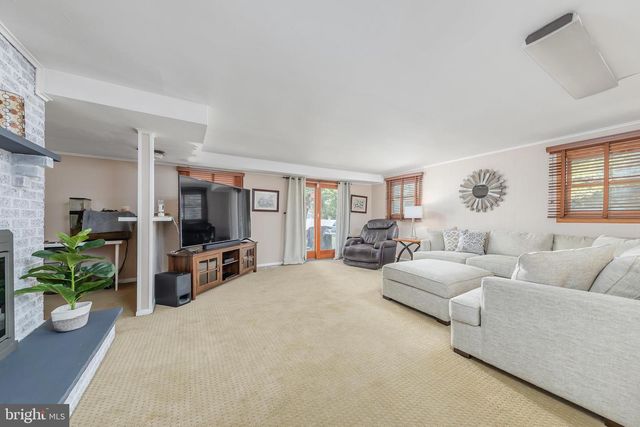 15 CLEMSON RD, Cherry Hill, NJ 08034