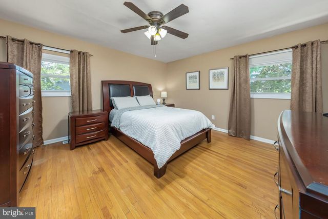 15 CLEMSON RD, Cherry Hill, NJ 08034