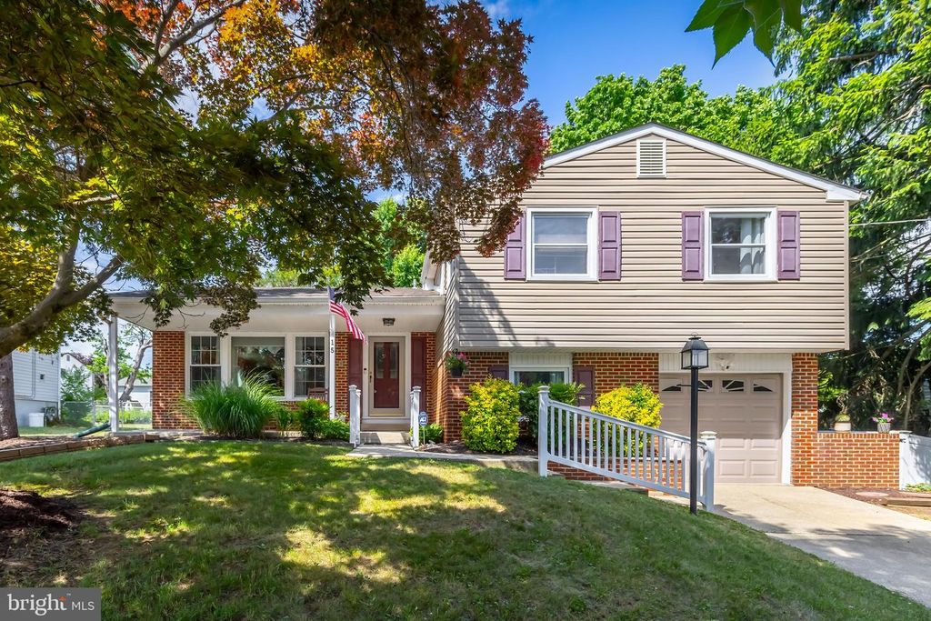 15 CLEMSON RD, Cherry Hill, NJ 08034