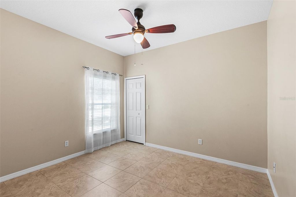 Image 25 of property listing at 443 YORK DALE DRIVE, Ruskin, FL 33570