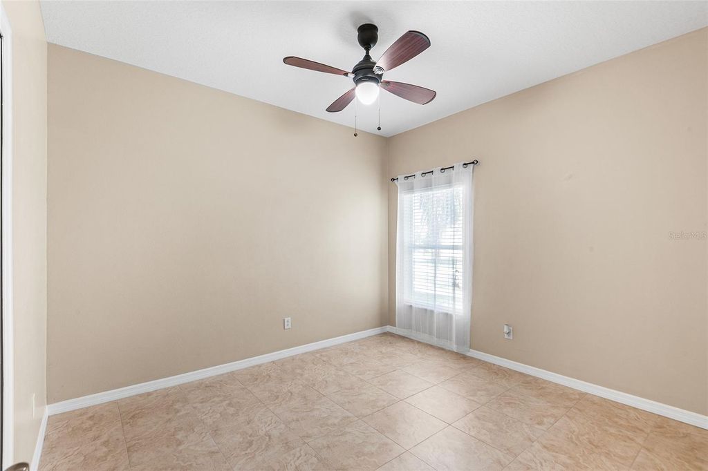 Image 26 of property listing at 443 YORK DALE DRIVE, Ruskin, FL 33570