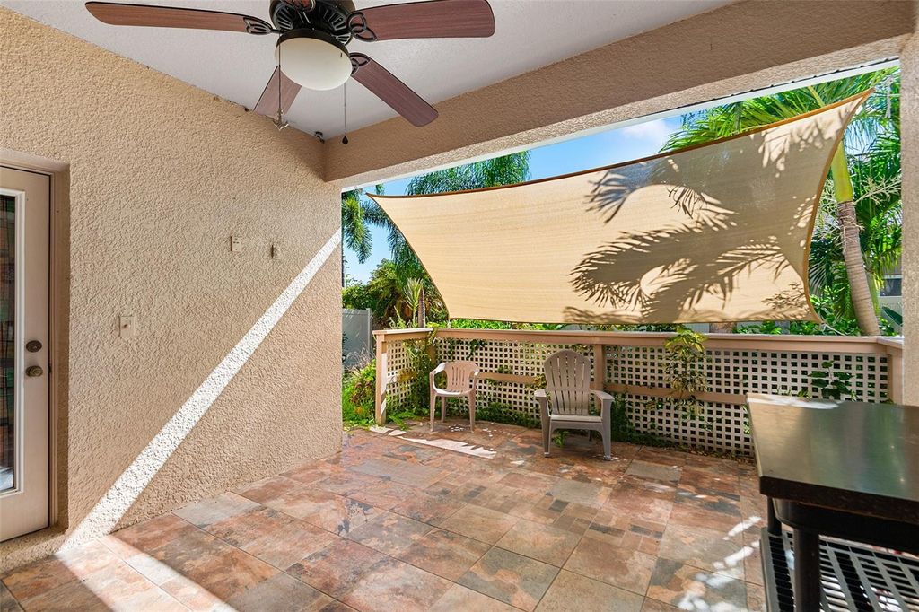Image 30 of property listing at 443 YORK DALE DRIVE, Ruskin, FL 33570