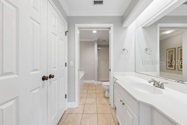 3 N Forest Beach Dr Apt 303, Hilton Head Island, SC 29928
