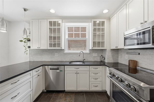 6925 Rosewood Street, Point Breeze, PA 15208