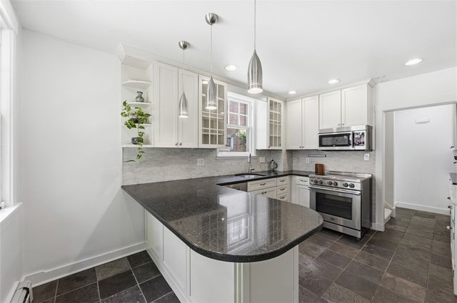 6925 Rosewood Street, Point Breeze, PA 15208