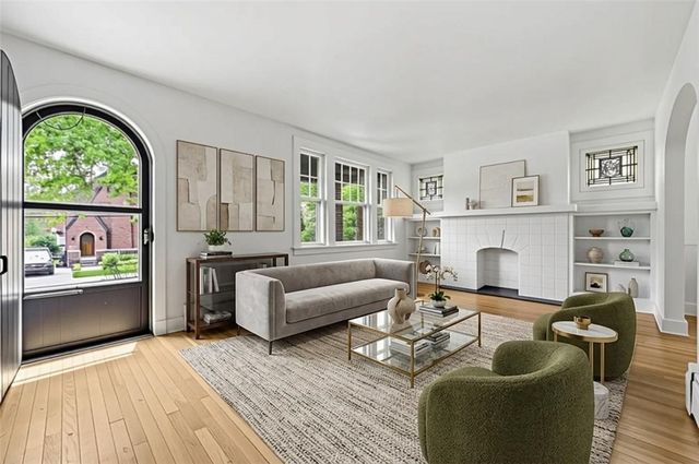 6925 Rosewood Street, Point Breeze, PA 15208