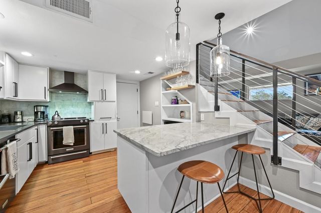 2101 Airole WAY B, Austin, TX 78704