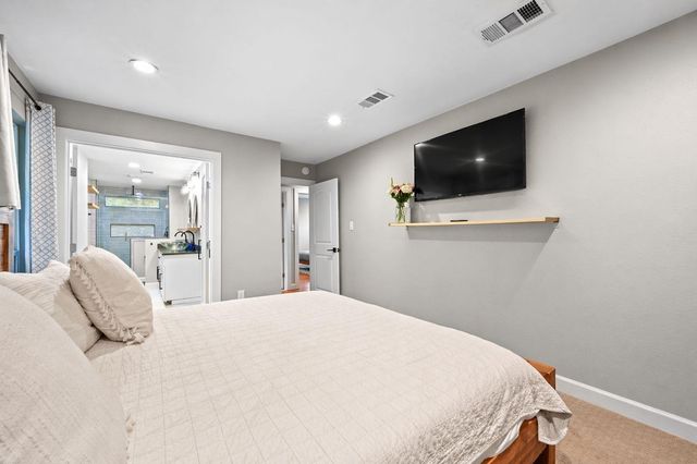 2101 Airole WAY B, Austin, TX 78704