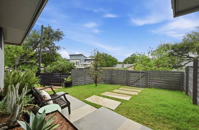 2101 Airole WAY B, Austin, TX 78704