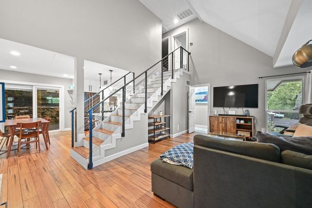 2101 Airole WAY B, Austin, TX 78704