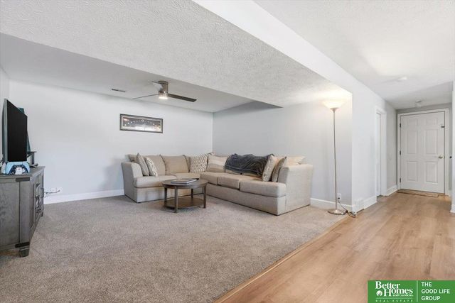 13621 Hascall Street, Omaha, NE 68144